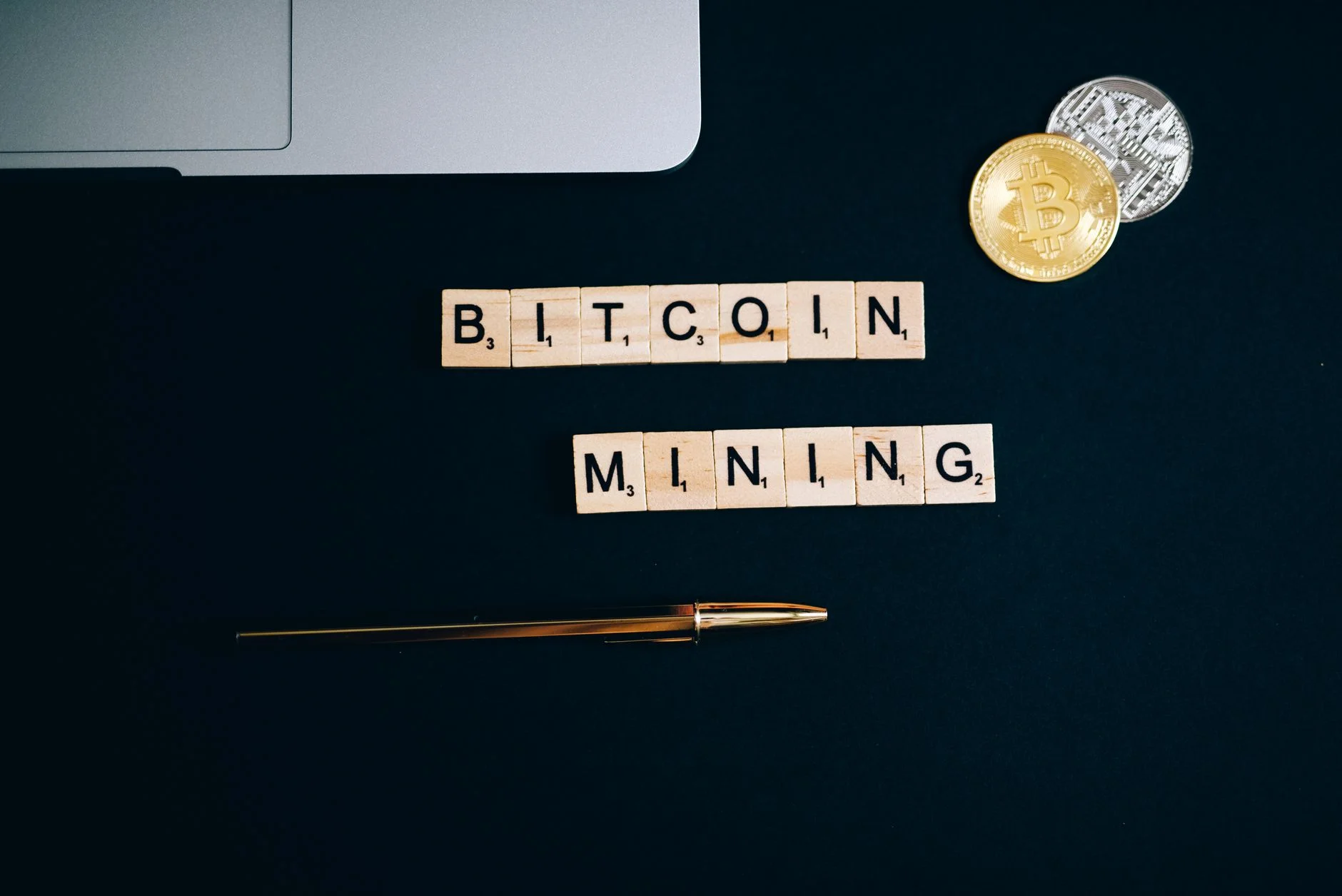 Total Decoupling: Token valuations plunging during market rallies.